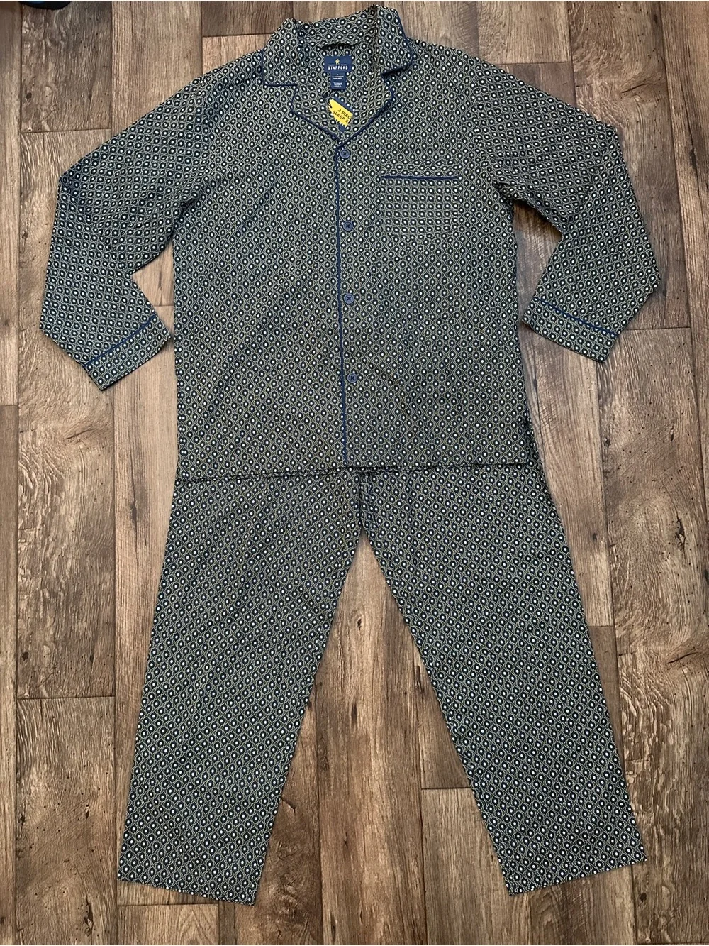 Stafford Regular Fit Cotton/Modal Pant Pajama Set Men’s Size L Green Neat